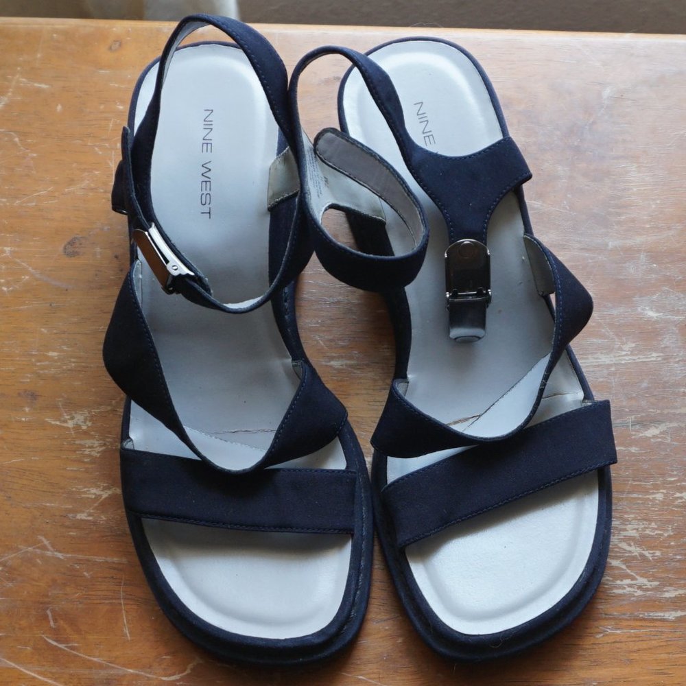 Nine West Navy Heels Womens size 7